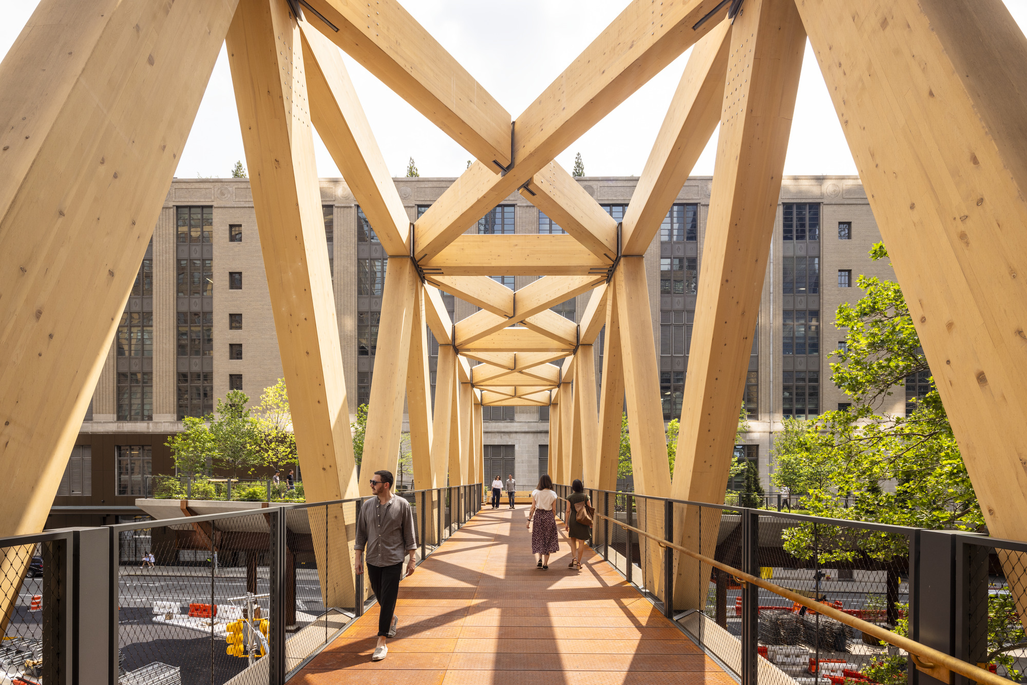 $50-million timber extension bridges the gap in NYC High Line - Vimarsana News