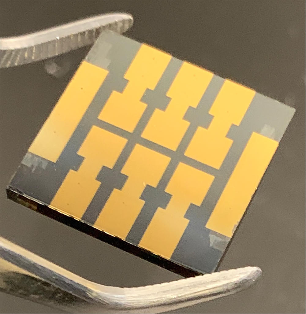 "Molecular glue" strengthens the weak point in perovskite solar cells - Vimarsana News
