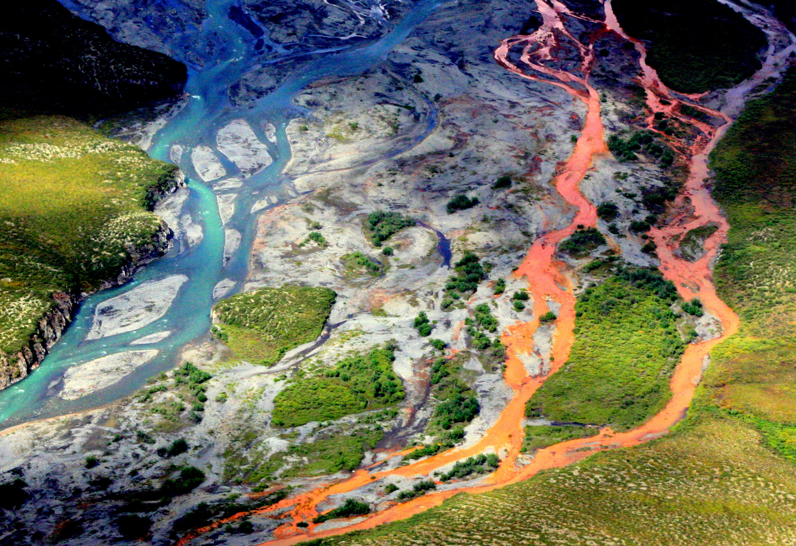 Alaska's technicolor rivers are rapidly spreading – and we now know why - Vimarsana News